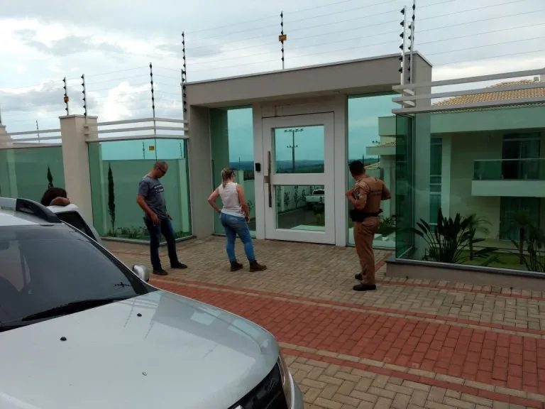 Equipes foram até a casa do ex-prefeito na sexta-feira (15). Foto: Polícia Civil