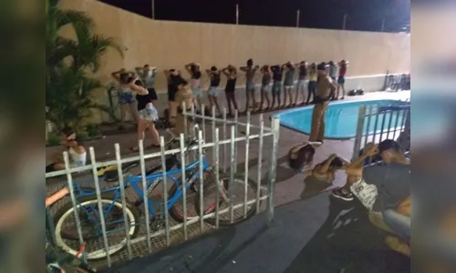 
							PM fecha festa, prende organizadores e apreende seis adolescentes 
						
						