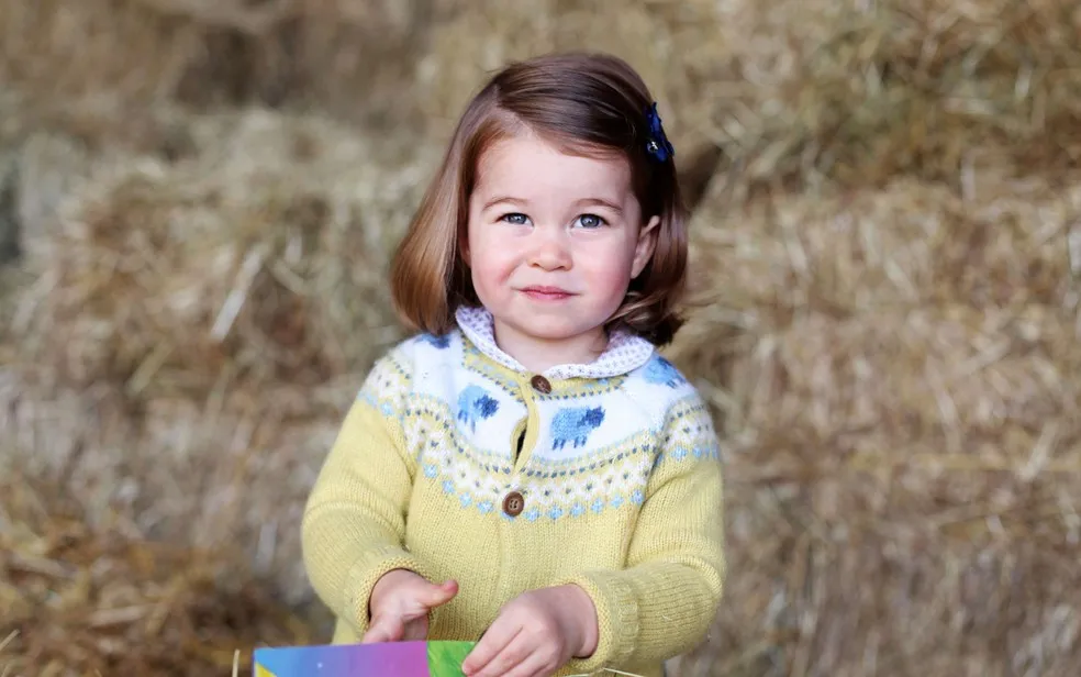 Princesa Charlotte irá para a escola pela 1ª vez em janeiro de 2018; mensalidade é de cerca de R$ 3,3 mil