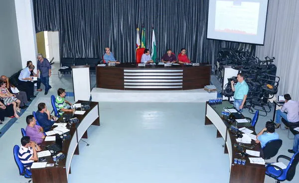Câmara de Apucarana conclui debate sobre orçamento e PPA