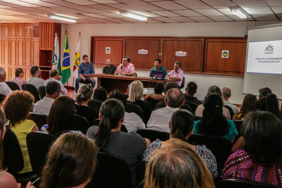 Reunião convocada pelo prefeito Beto Preto busca ampliar a comunicação da administração com a população (Foto – Profeta)