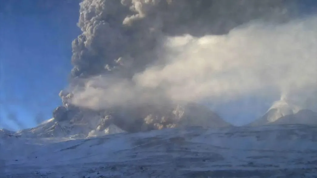 Vulcão entra em erupção na Rússia - Foto: Reprodução/Euronews