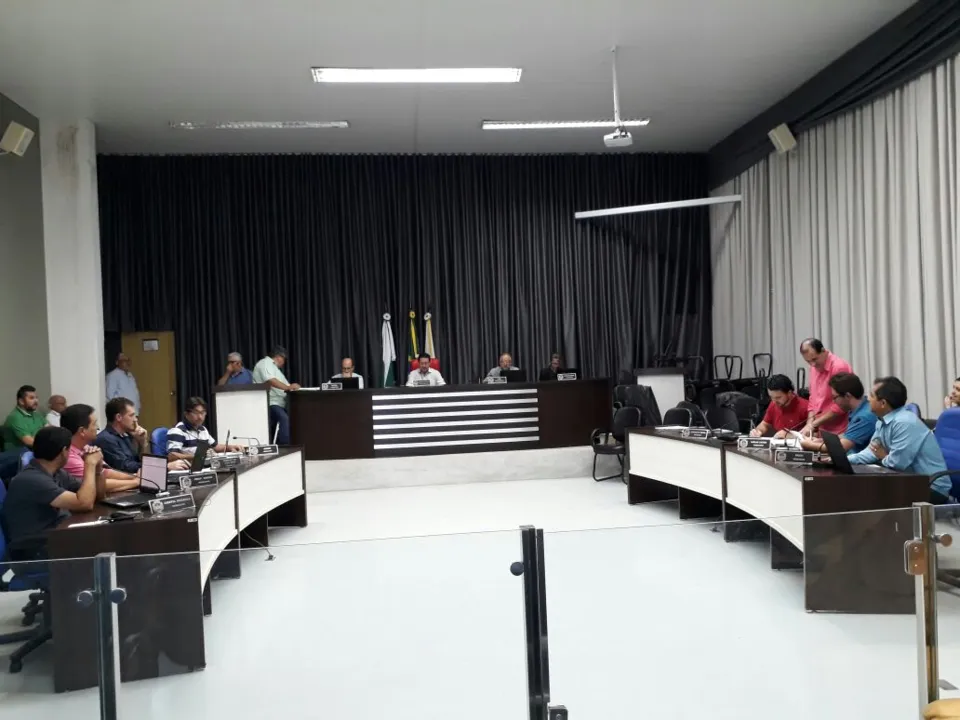 Sessão específica da Câmara de Apucarana