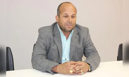 Carlinhos Vidente prevê os vencedores da Copa do Mundo e das eleições 2018