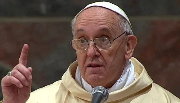 Fé exige respeito aos imigrantes, diz papa Francisco na Missa do Galo