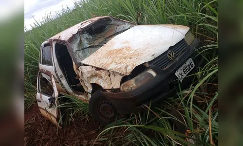 Motorista fica ferido após capotamento em Cambira