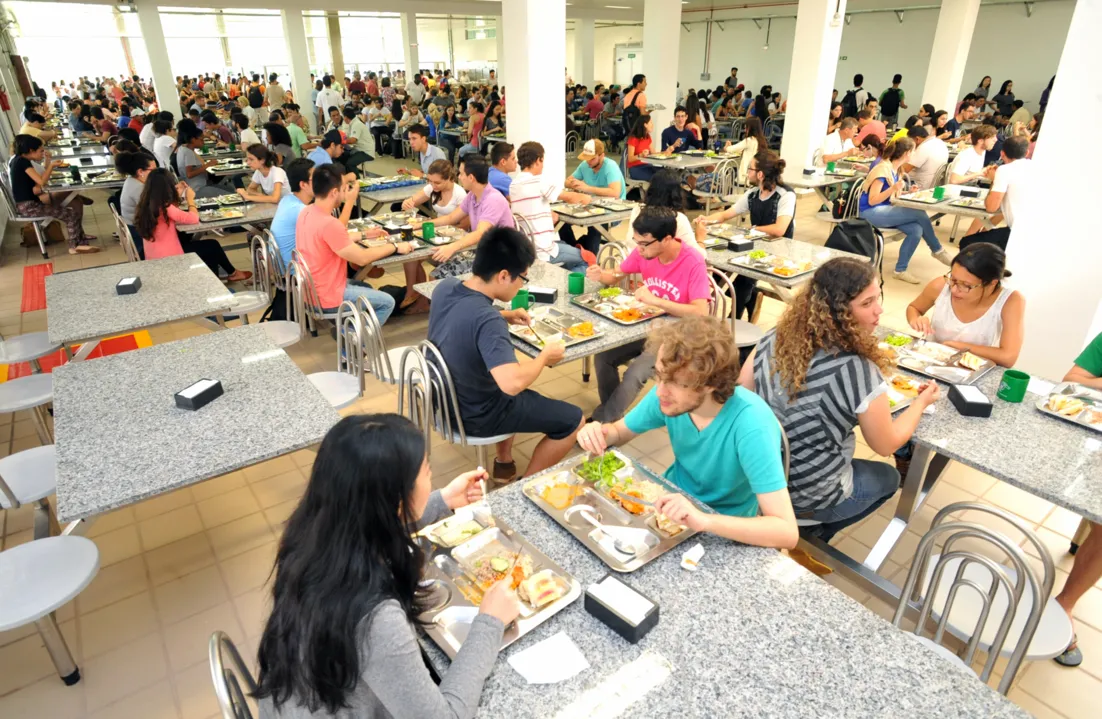 Restaurante Universitário serviu mais de 500 mil refeições em 2017 - Foto - Agência UEL