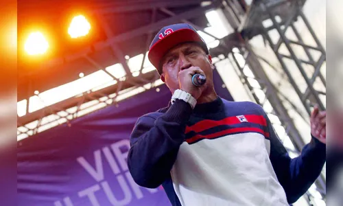 Mano Brown cancela 'live' após se irritar com filtro de bichinho