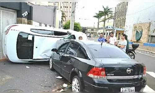 Acidente em Arapongas deixa criança de 2 anos e mulher feridas
