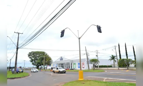 
							Prefeitura de Arapongas instala semáforos no cruzamento da Havan
						
						