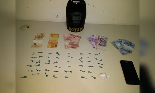 PM detém mais um suspeito de tráfico e apreende 50 pedras de crack