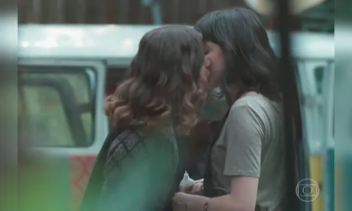 No Instagram, atriz celebra primeiro beijo lésbico em ‘Malhação’