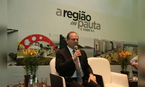 Ricardo Barros diz que vai deixar o cargo para disputar a eleição, mas não define a data