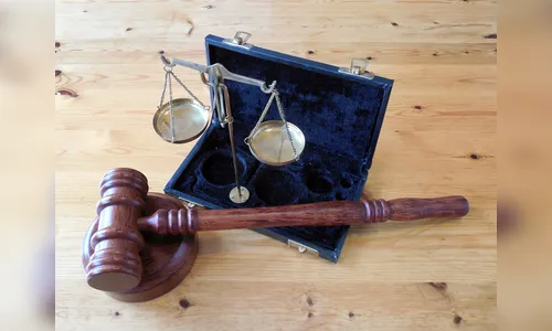 Entidade de juízes federais processa seus ex-presidentes; juízes se eximem de culpa