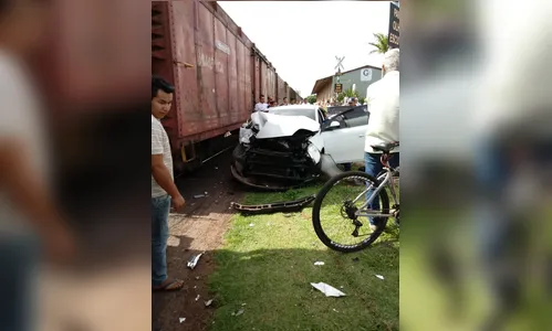 Acidente envolvendo trem e carro em Arapongas deixa mulher ferida