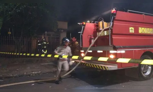 Bombeiros são acionados para combater incêndio na Vila Apucaraninha