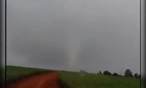 Espécie de tornado atinge Toledo e gera destruição na área rural