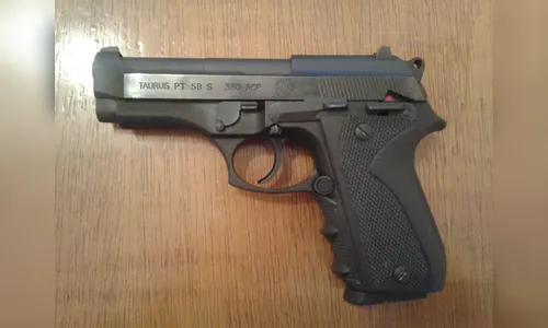 Após briga de vizinhos, polícia prende homem e apreende pistola municiada e maconha