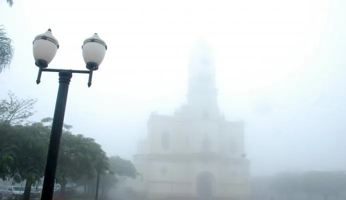 Catedral Nossa Senhora de Lourdes, no centro de Apucarana - Foto: Luiz Demétrio/TNONLINE