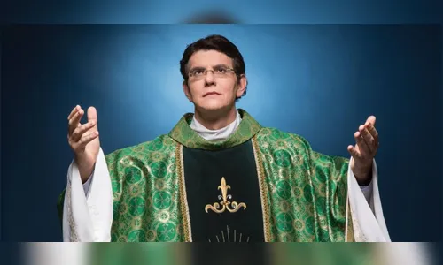 Jovem afirma que está grávida de padre Reginaldo Manzotti; padre nega