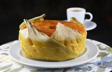 Bolo de milho com coco na palha (Foto: Divulgação)