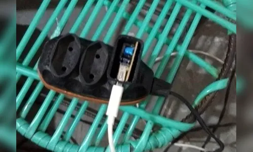 Mulher morre ao sofrer choque após colocar celular para carregar  