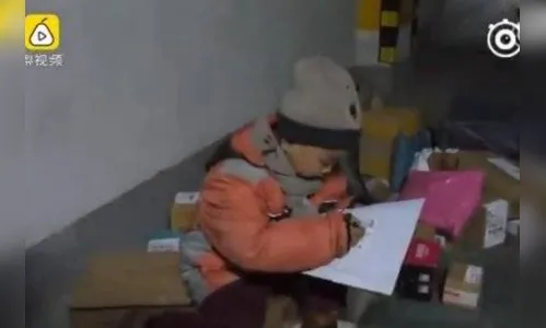
							Caso de menino de 7 anos que trabalha como entregador gera revolta na China
						
						
