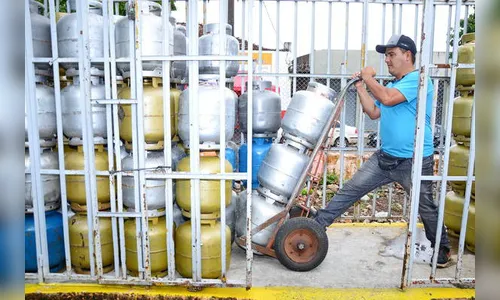 Petrobras anuncia corte no preço do gás