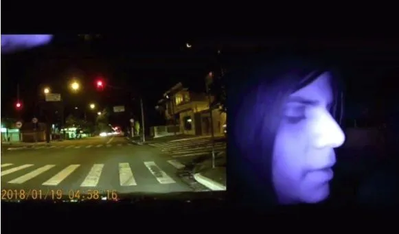 Câmera grava ataque de travestis contra motorista; veja vídeo - Foto - Reprodução