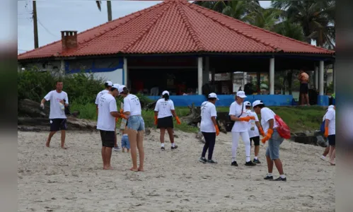
							Mutirão retira 7kg de bituca de cigarro na praia do Centro de Itanhaém, SP
						
						