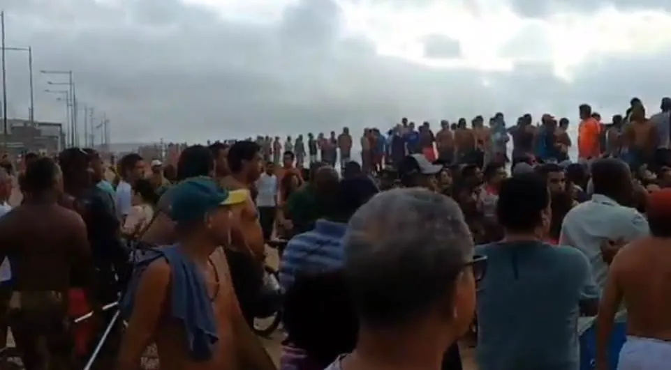 Helicóptero da Globo cai no mar; duas pessoas morreram​ - Foto: Reprodução/Twitter