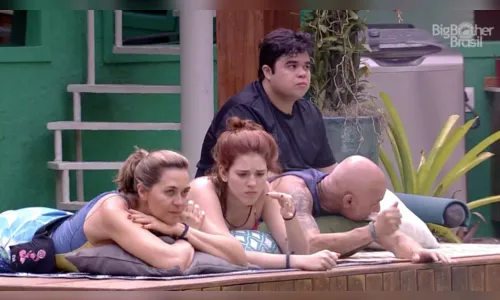 Tiago Leifert questiona família Lima sobre  'excesso de intimidade' no BBB 18