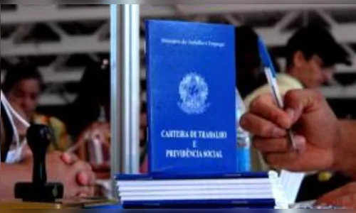 Brasil fecha 20,8 mil vagas de trabalho formal em 2017