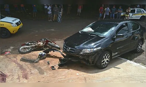 Motociclista de 21 anos morre em acidente com carro