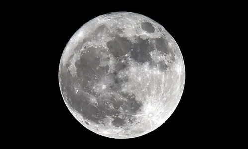 Brasil poderá observar esta noite dois fenômenos lunares