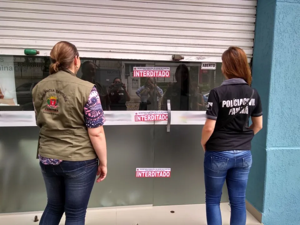 Polícia Civil prende empresárias e farmacêuticas suspeitas de falsificação de produtos em Curitiba