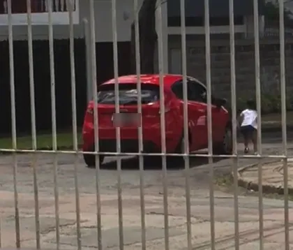 Vídeo de mãe ‘abandonando’ criança em rua de Curitiba viralizou - Foto: Reprodução/Banda B