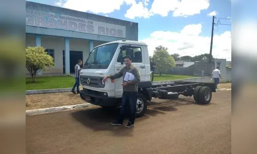 Prefeitura de Grandes Rios adquire novos veículos