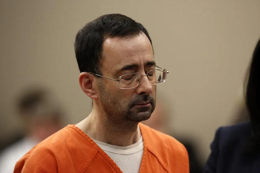 Ex-médico da ginástica dos EUA pega mais uma pena de até 125 anos de prisão - FOTO JEFF KOWALSKY/AFP/Getty Images