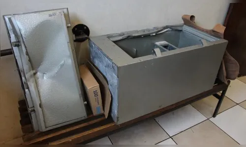 Bando invade casa, coloca cano de pistola na boca de vítima e rouba cofre com R$ 100 mil