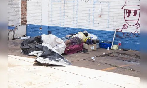 Apucaranenses reclamam da presença de usuários de drogas em praças públicas