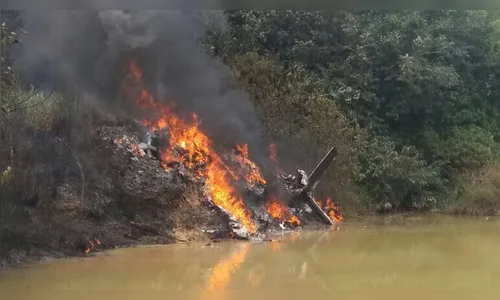 Helicóptero cai com ministro e governador a bordo