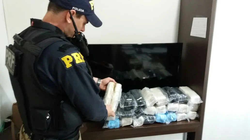 PRF apreende cocaína avaliada em mais de R$ 1 milhão