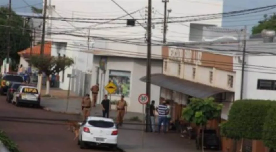Bandidos armados assaltam agência bancária no Paraná  - Foto: Reprodução