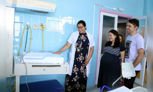 Escola da Gestante promove visita guiada à maternidade do Providência