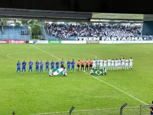 No Estádio Emílio Gomes em Irati, o Operário venceu o time da casa por 4 a 1 - Foto: Divulgação