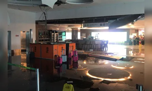 Teto do Aeroporto de Brasília desaba e uma pessoa fica ferida; veja vídeos