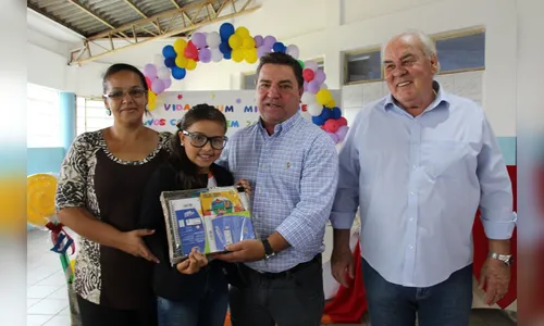 Começa distribuição de kits de material escolar na Rede Municipal de Ensino