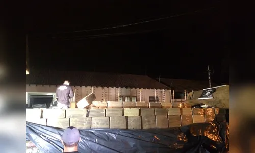 Denarc prende trio com 5,7 toneladas de maconha no Paraná