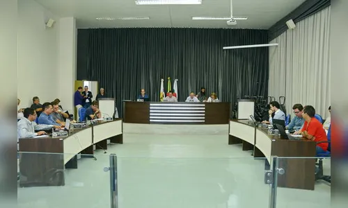 Câmara de Apucarana aprova reajustes salariais na Prefeitura e no Legislativo